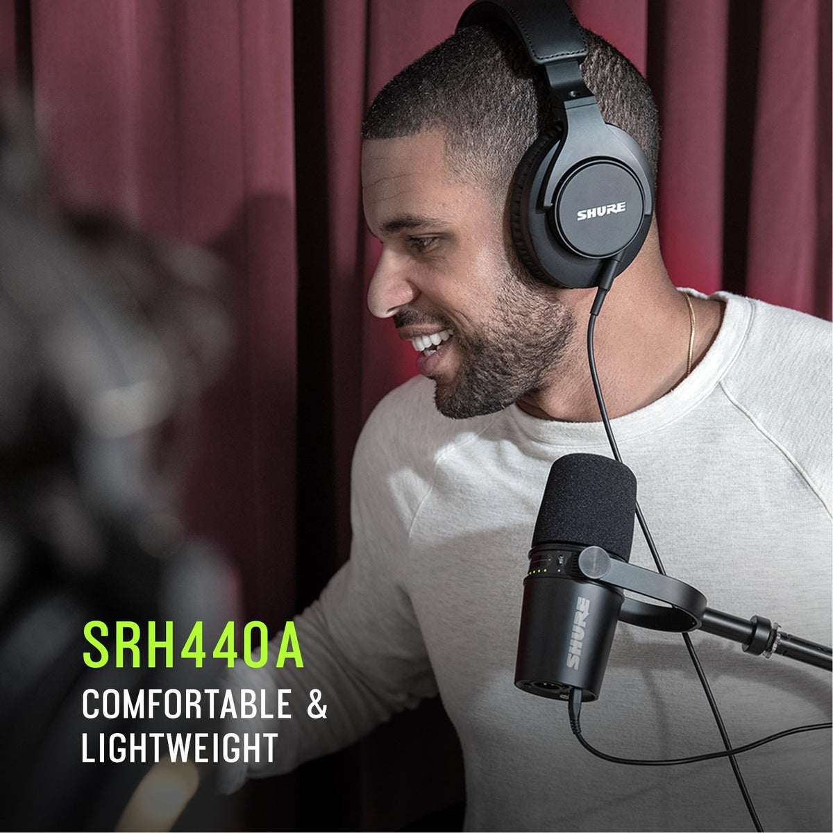 Shure SRH440A Over-Ear Wired Studio Headphones – 2022 Version
